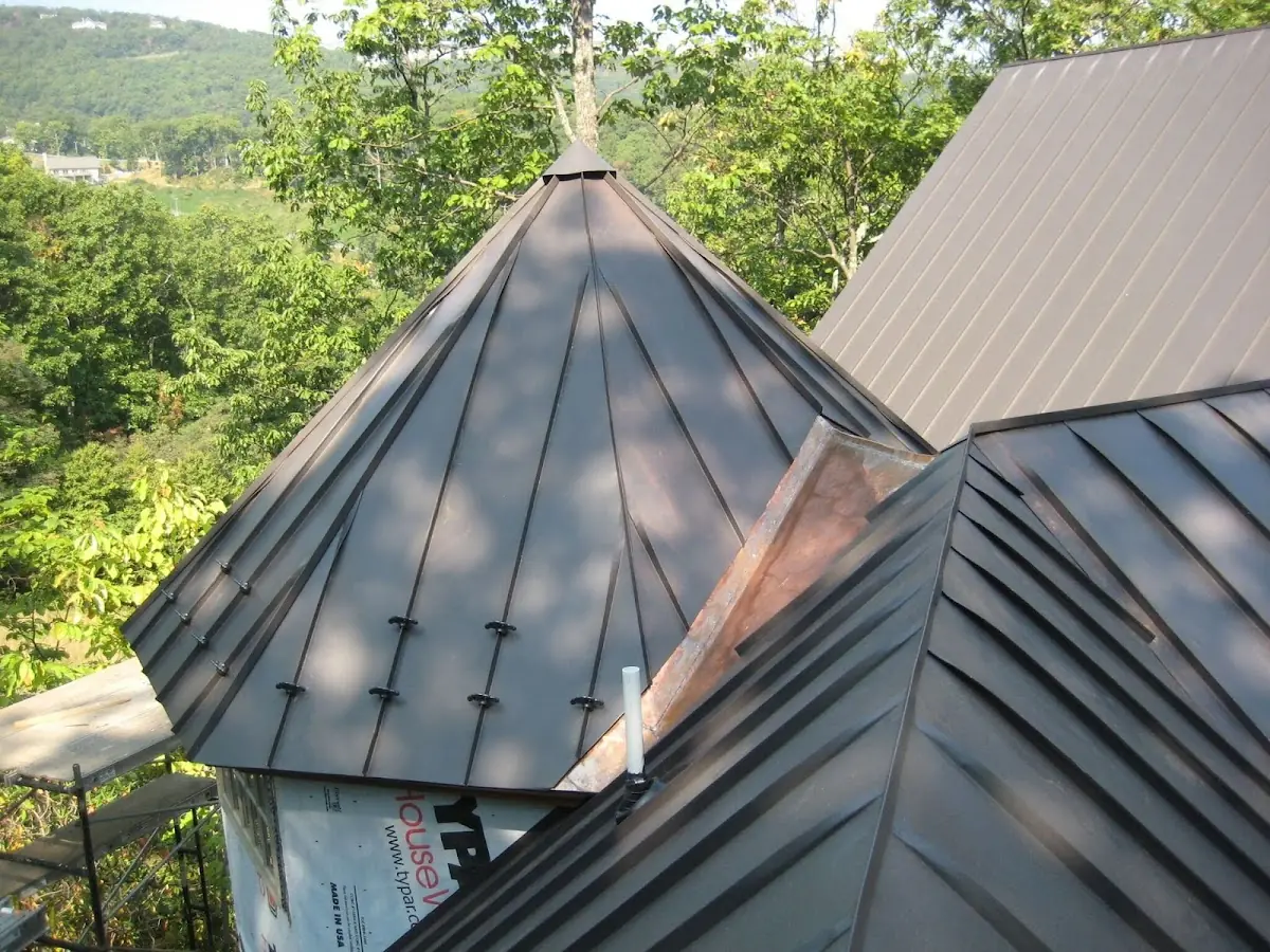 Professional Roof Tarp Installation by Craftsman Roofing in Athol